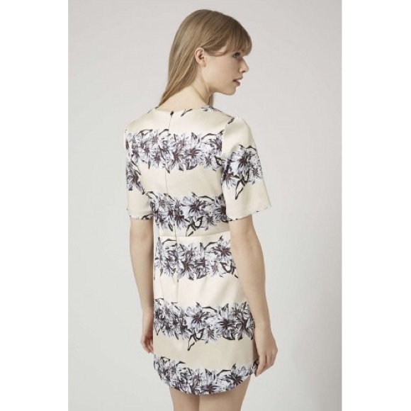 Topshop V-Neck Floral Dress Size 8 - Picture 2 of 7